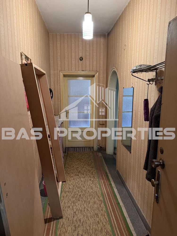 Тристаен Апартамент за продажба в Лагера, София