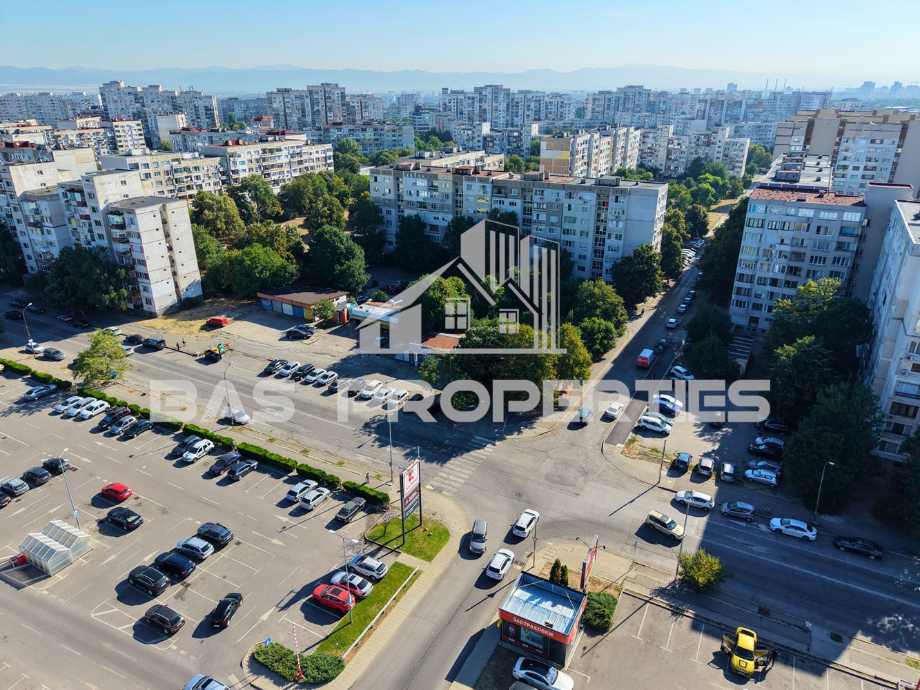 Магазин под наем в Люлин 7, София – срещу Kaufland