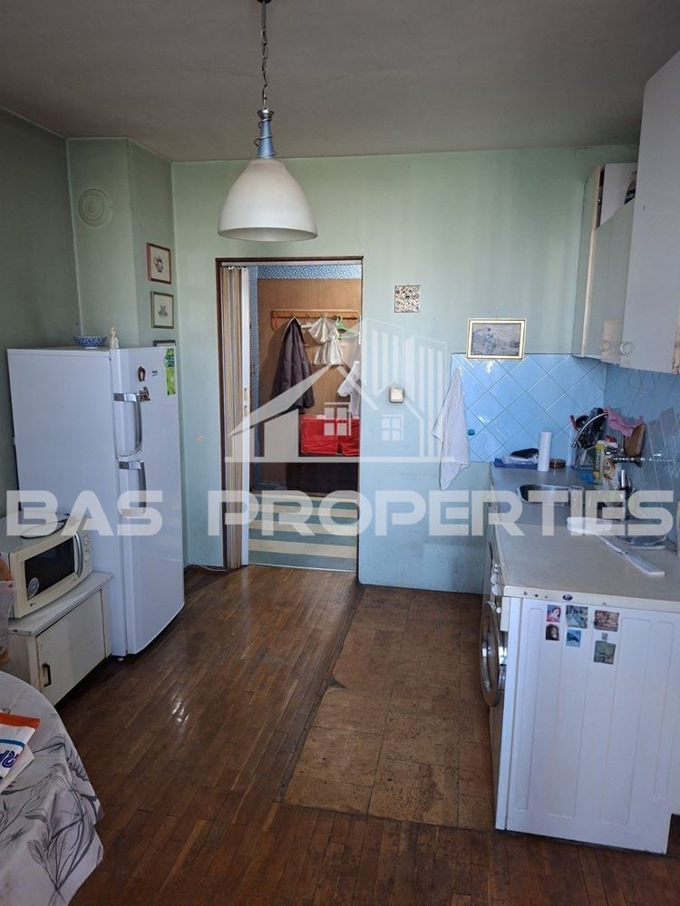 Тристаен Апартамент за продажба в Люлин 10, София