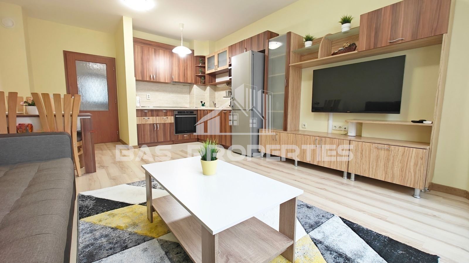 Тристаен Апартамент за продажба в Карпузица, София