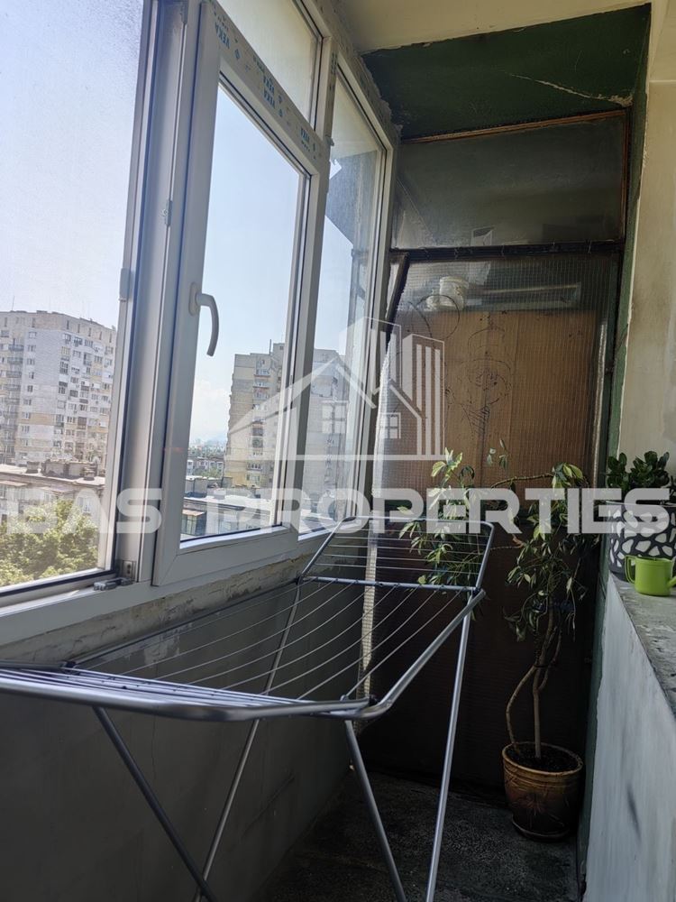 Тристаен Апартамент за продажба в Толстой, София